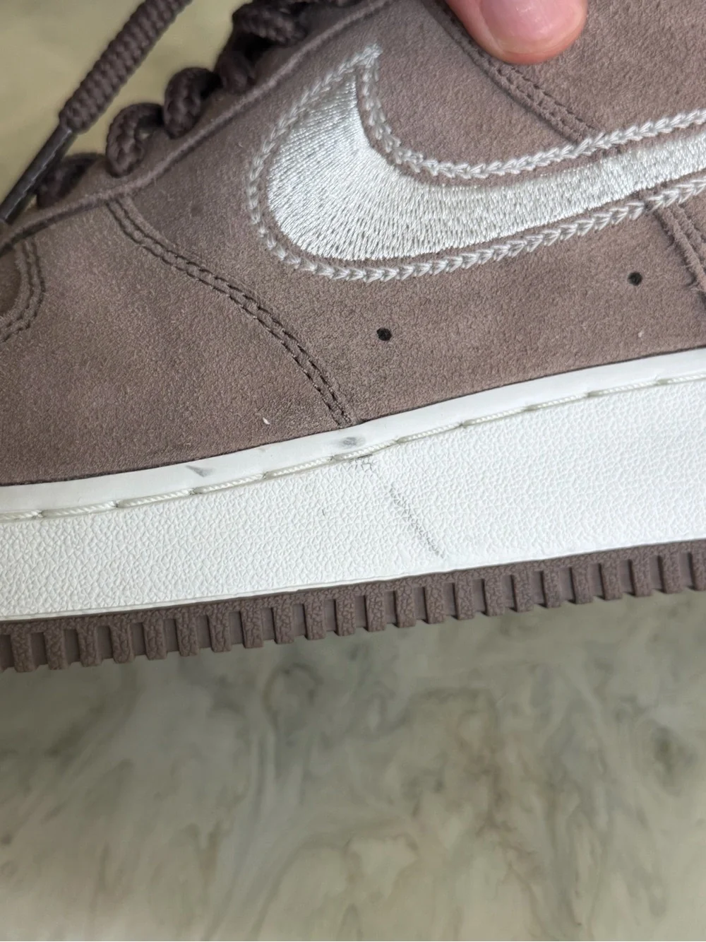 Men Nike Air Force 1 Low '07 LV8 Mink Brown white Embroidered barely used 9.5US - Picture 6 of 7
